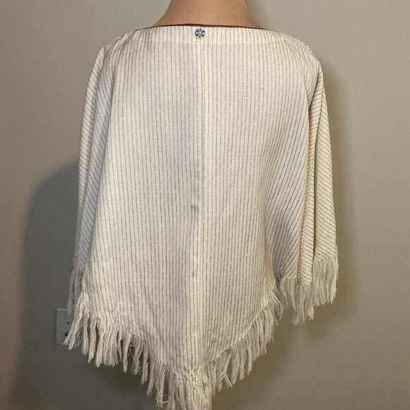 Elegant Cream Fringe cape poncho - Picture 4 of 7